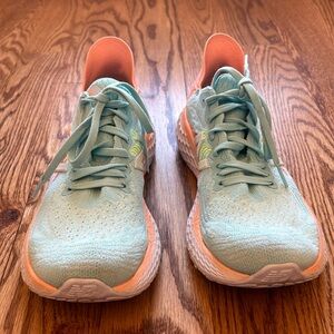 New Balance Fresh foam 1080 running shoes - size 9